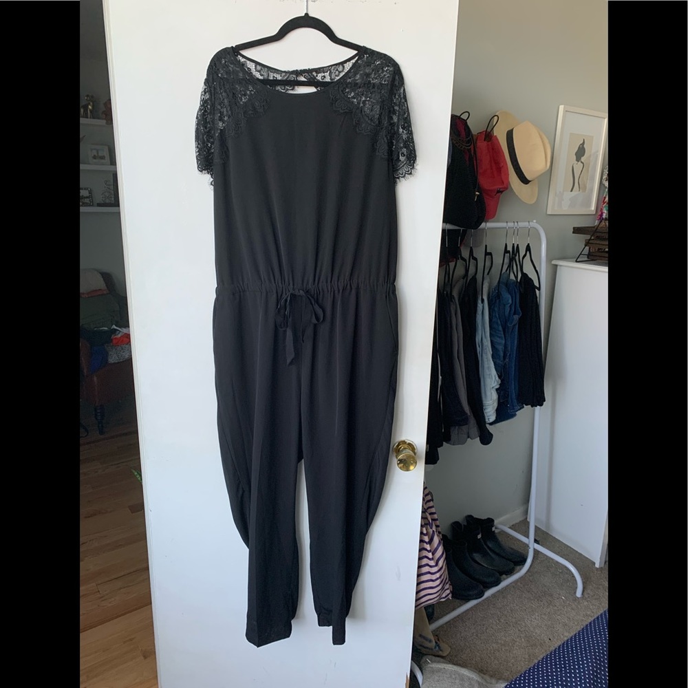 Jump suite with lace, cinch waist